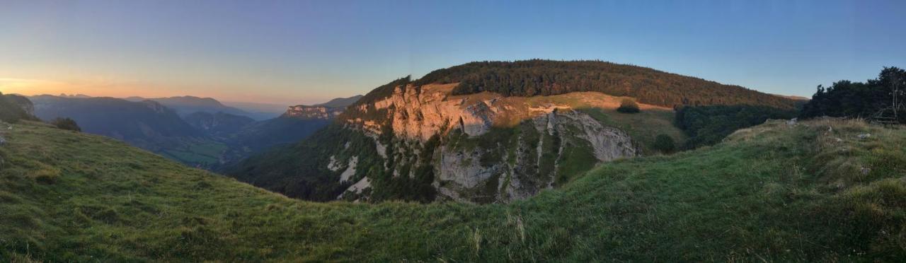 Okami Du Vercors Saint-Laurent-en-Royans Dış mekan fotoğraf